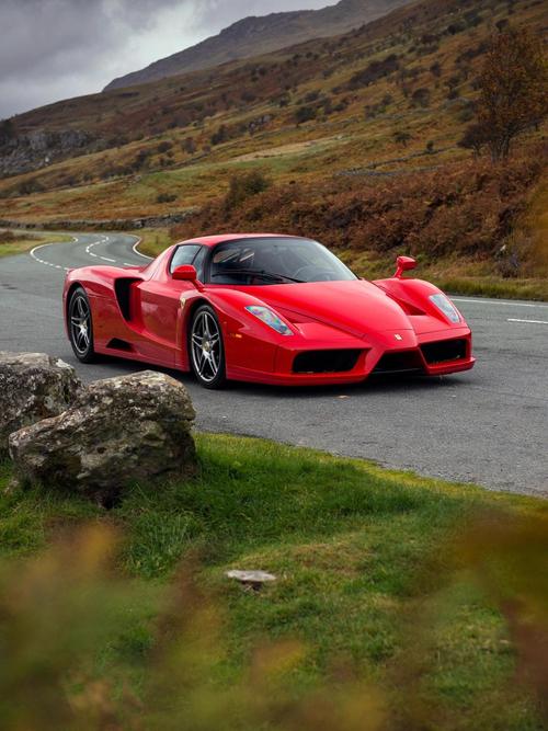 法拉利恩佐跑车价格(法拉利恩佐汽车之家)